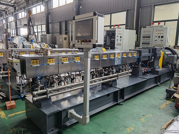 高扭型雙螺桿造粒機